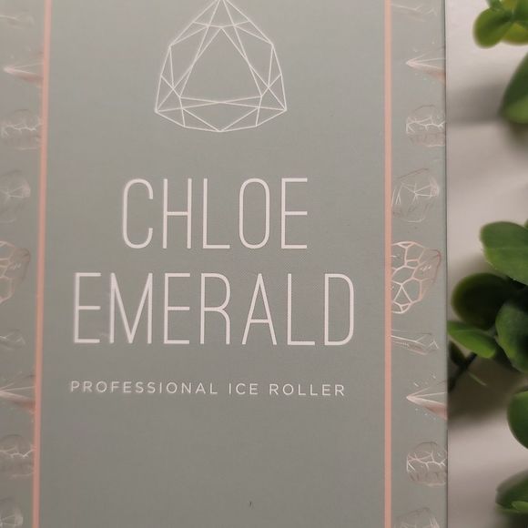 Chloe Emerald Professional Ice Roller - Picture 4 of 5